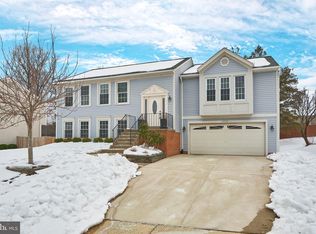 13715 Eastcliff Cir, Centreville, VA 20120