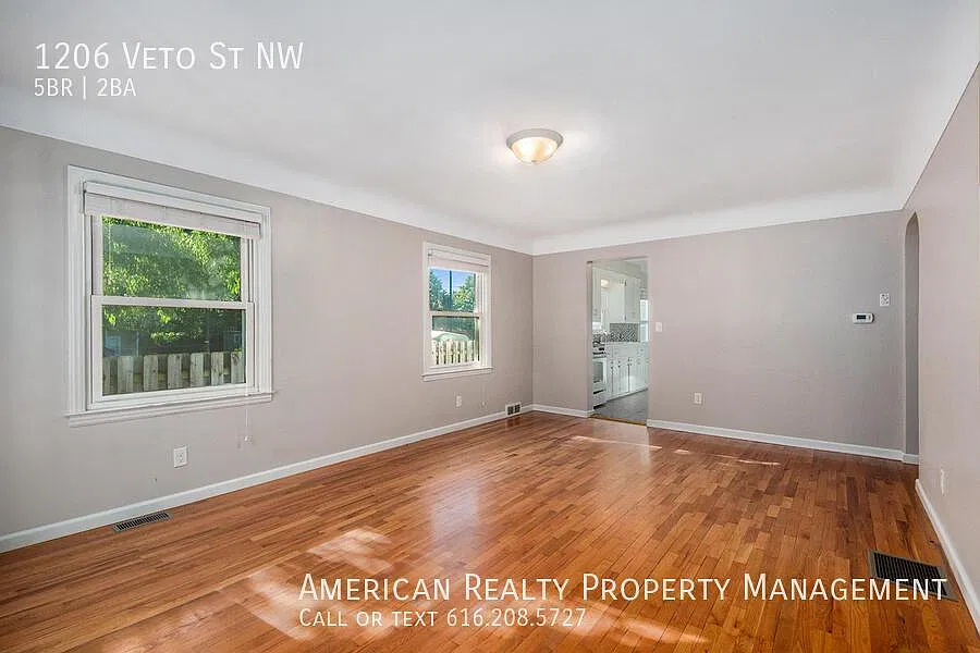 5 bed, 1681 sqft, $3,000 — Photo 2