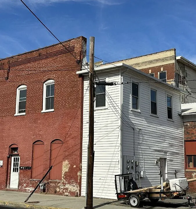 5 1st St NE #1