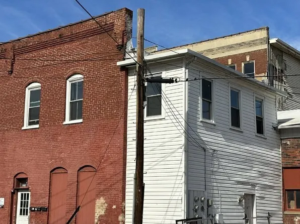 5 1st St NE #1, Pulaski, VA 24301