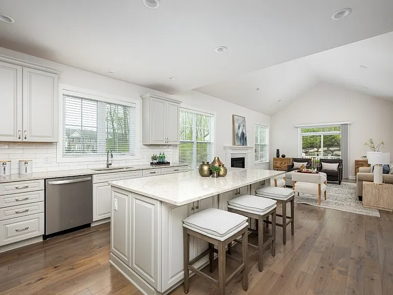 3000 N Spurway Dr — Photo 8