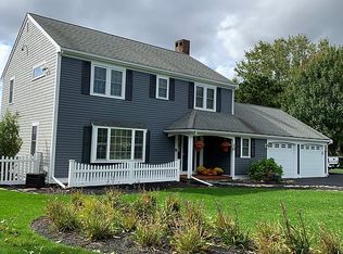 10 Knoll Top Rd, Forestdale, MA 02644