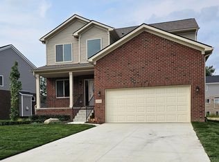 5118 Muirfield Ln, Clarkston, MI 48348