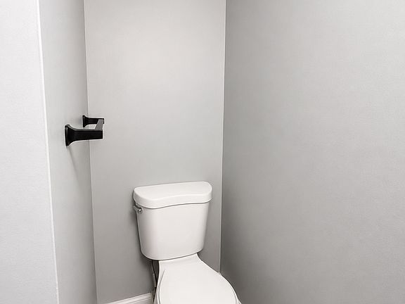 4th image of 59 Plaza Ave #24