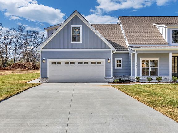 4th image of 914 S Jefferson St Lot 2