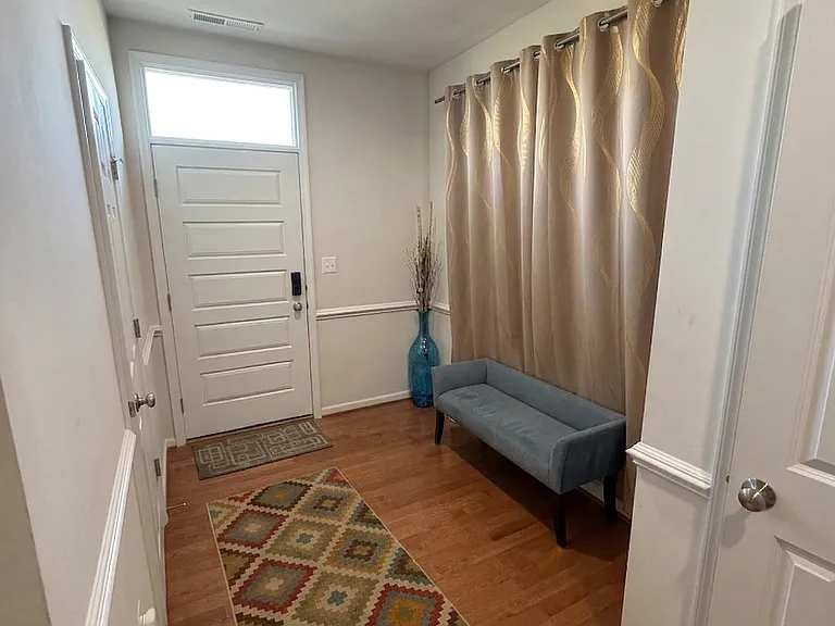 21043 Ashburn Heights Dr — Photo 4