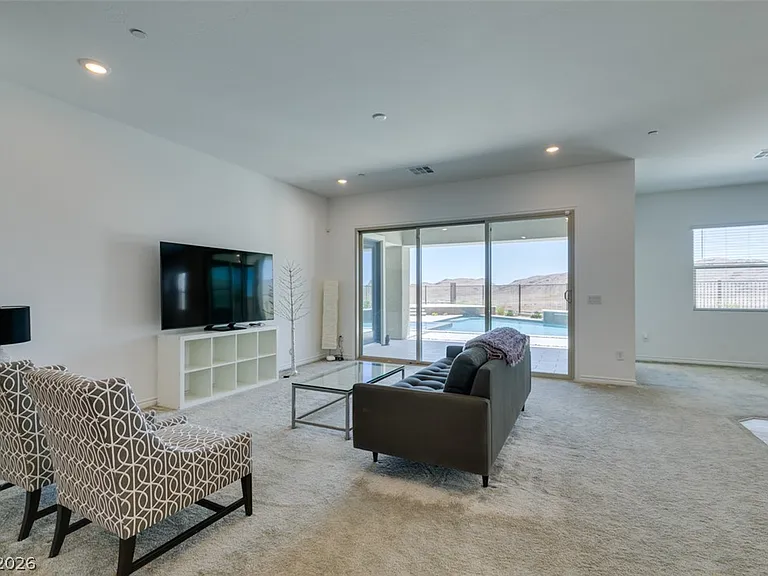 988 Edinburgh Fields Ct — Photo 13