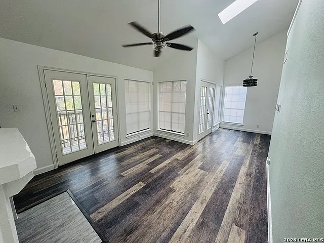 8611 Datapoint Dr — Photo 2