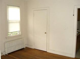 914 Massachusetts Ave #2, Cambridge, MA 02139