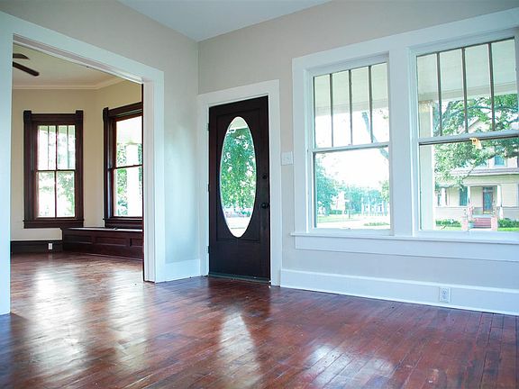 4th image of 611 W Orange Ave