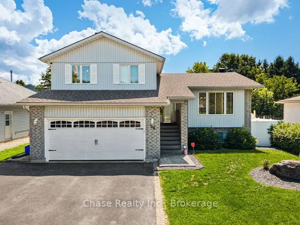 54 Edward St, Penetanguishene, ON L9M 1J8