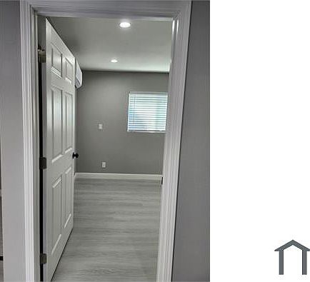 3rd image of 3202 Marten Ave #2