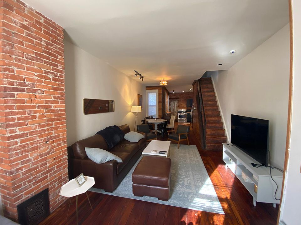 1st Floor Living Room