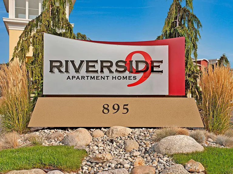 Riverside 9 — Photo 40
