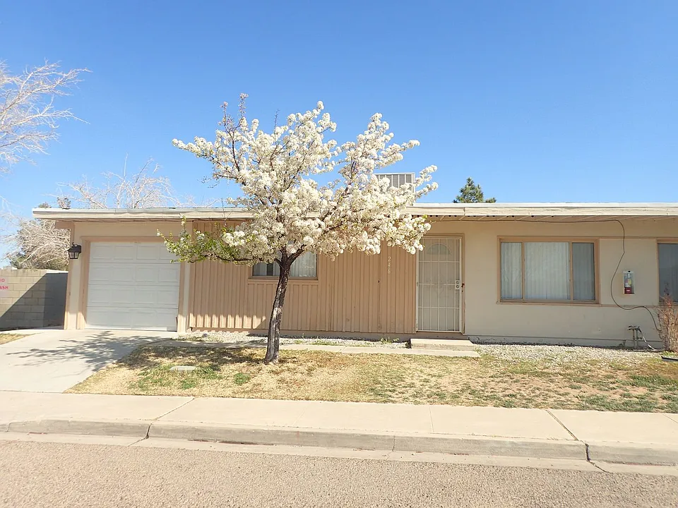 246 Kasmir St