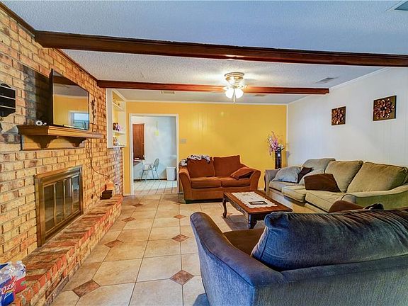 4th image of 5700 Lake Haven Dr