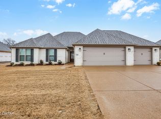 104 Garrison Dr, Jackson, TN 38305