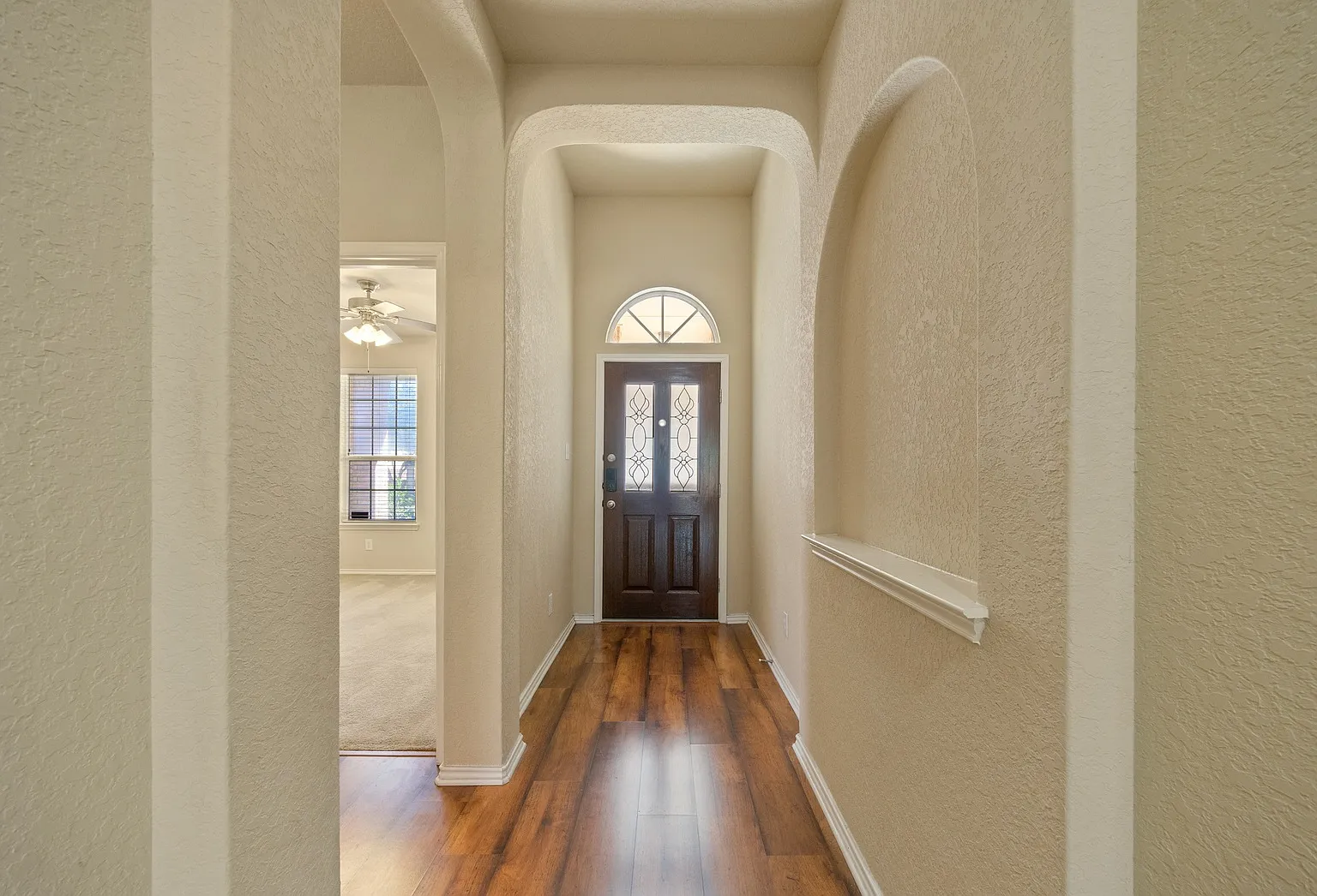 4 bed, 2472 sqft, $2,350 — Photo 4