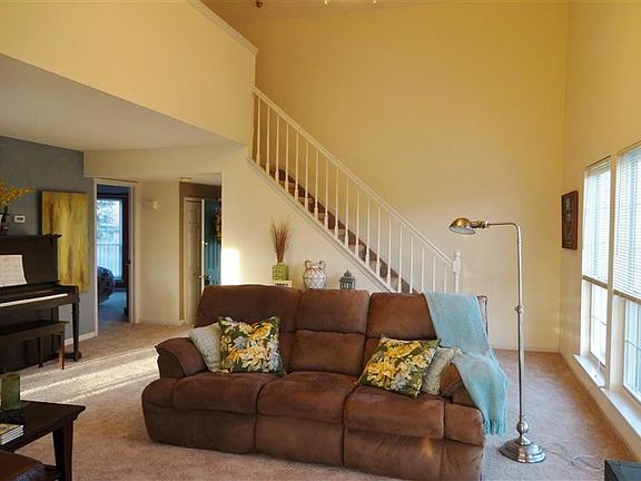 5th image of 3144 Turnberry Ln