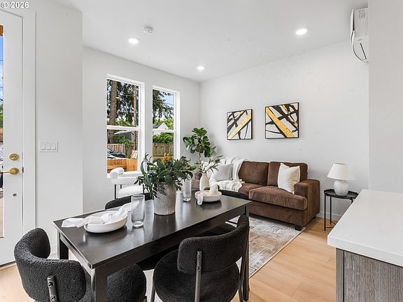4th image of 5965 NE Hancock St