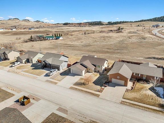 3rd image of 650 Yukon Way