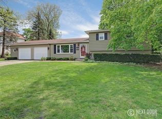 904 Ranch Rd, Wheaton, IL 60187