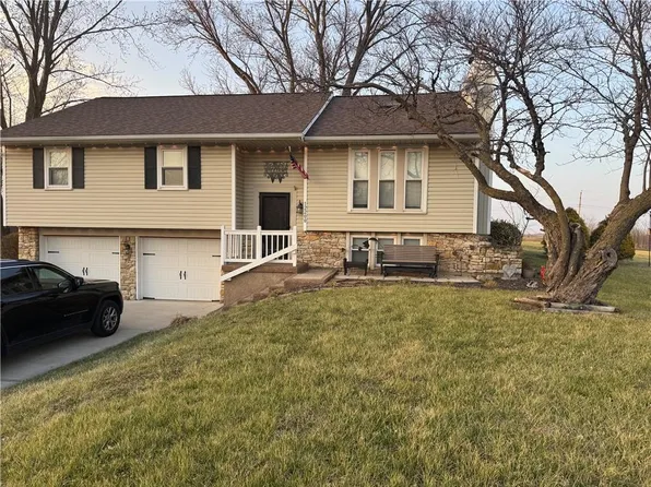 12200 Hollingsworth Rd, Kansas City, KS 66109