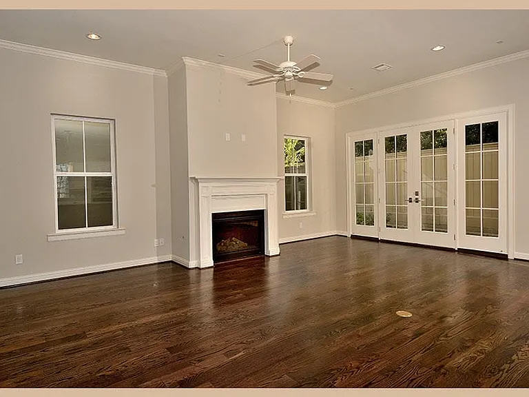 215 Willow St — Photo 6