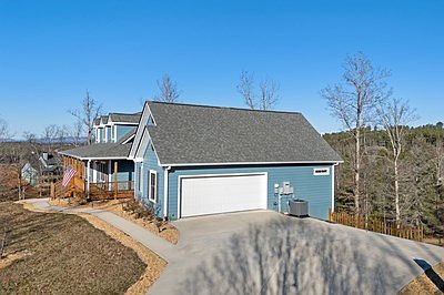 2nd image of 405 Lola Dr