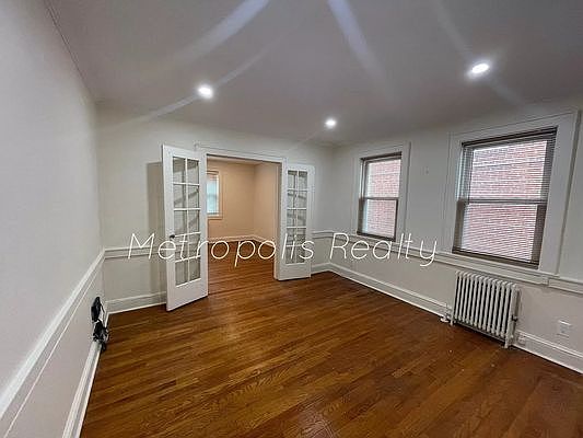 1st image of 20-25 27th St #A
