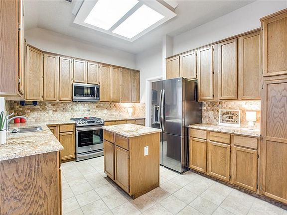 4th image of 1505 Lost Creek Dr