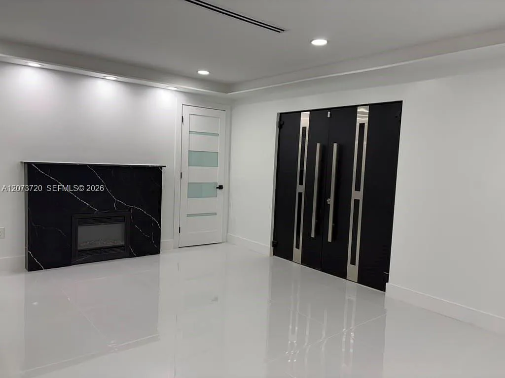 Rev Pl Sec 2 Country Club — Photo 2