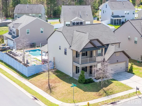 3124 Berry Creek Rd, Charlotte, NC 28214