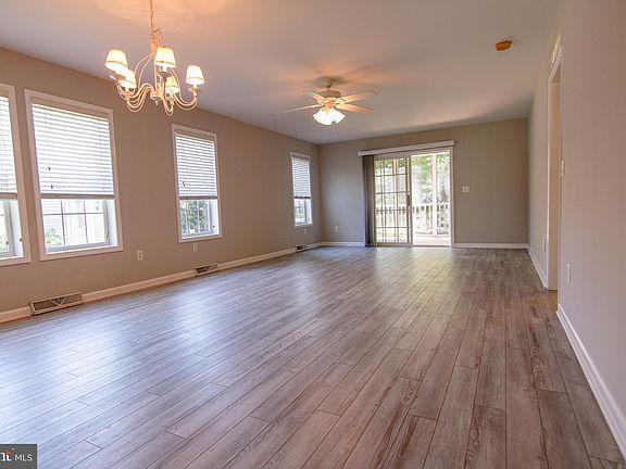 4th image of 32751 Greens Way #3257