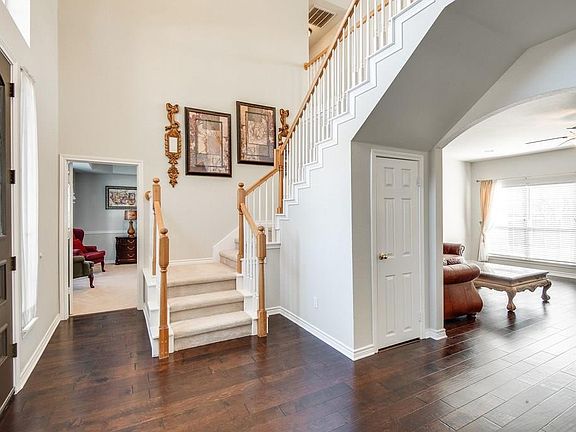 4th image of 9518 Vista Cir