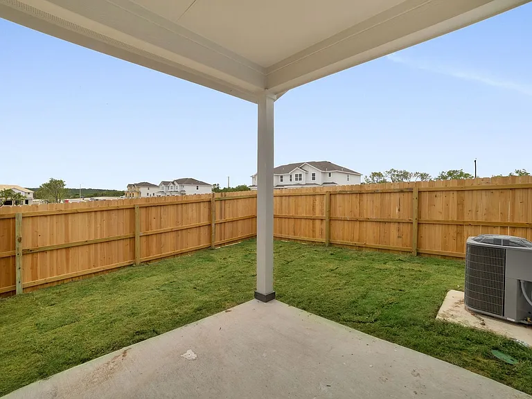 219 Damon Dr — Photo 6