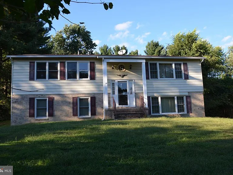 9210 Maple Rock Dr — Photo 1
