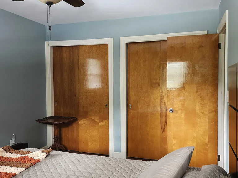 Bedroom With 2 Closets