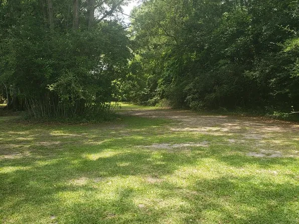 412 Morris St, Glennville, GA 30427