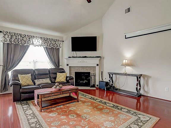 5th image of 31 Quillwood Pl