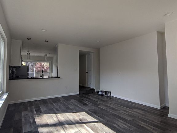 3rd image of 2205 17th St APT 4