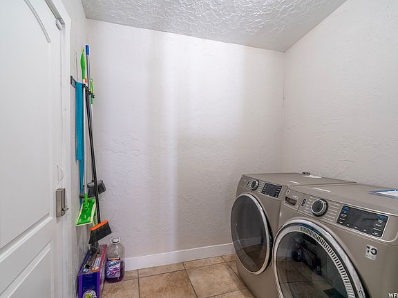 2nd image of 147 E Wentworth Ave