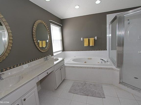 4th image of 2304 Wood Pointe Dr