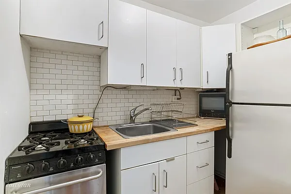 Sold by Corcoran | media 3