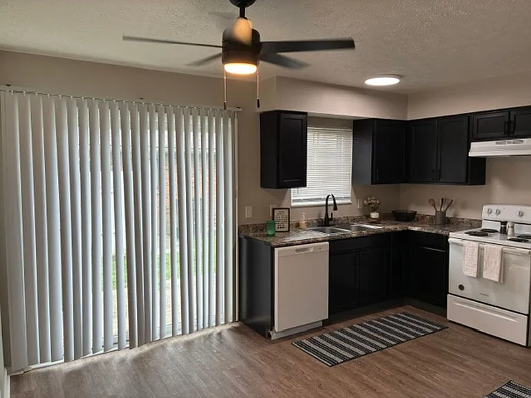 Waynedale Circle Apartments — Photo 52