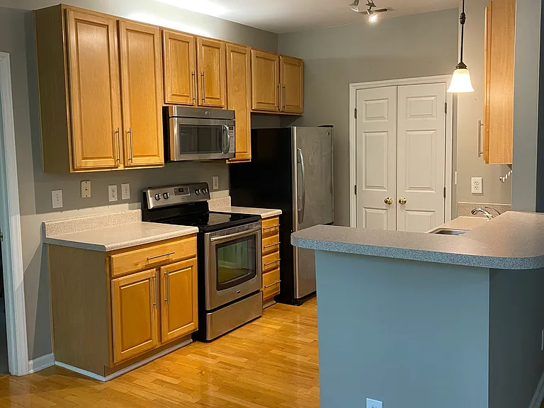 2323 Kudrow Ln — Photo 4