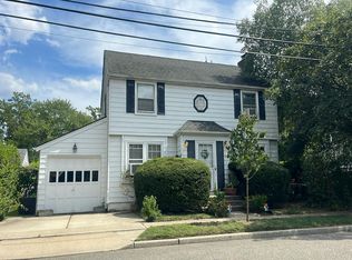 61 Stewart Ave, Garden City, NY 11530