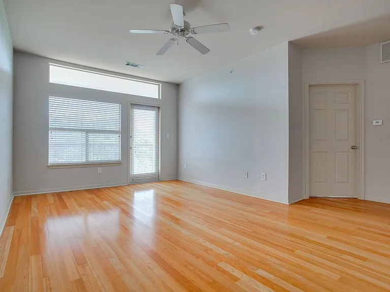 2209 Hancock Dr #27 — Photo 6