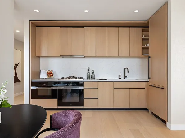 480 Kent Ave #20C, Brooklyn, NY 11249