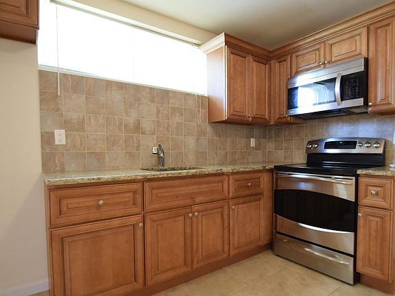 5th image of 514 Tysens Ln Floor 2